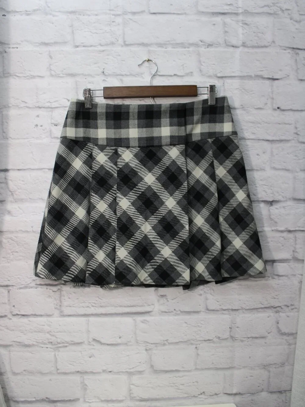 The Limited Stretch 6 Gray Black Plaid Pleated Mini Wrap Skirt